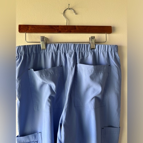 NWT Koi basics‎ light blue scrub pants size S - Picture 7 of 8